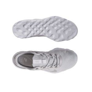 Nike Strada Women athletic shoes original box